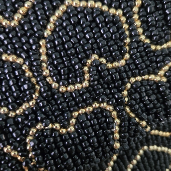 Studio 12 Anthropologie Valentine's Day Beaded Heart Purse - Picture 11 of 11